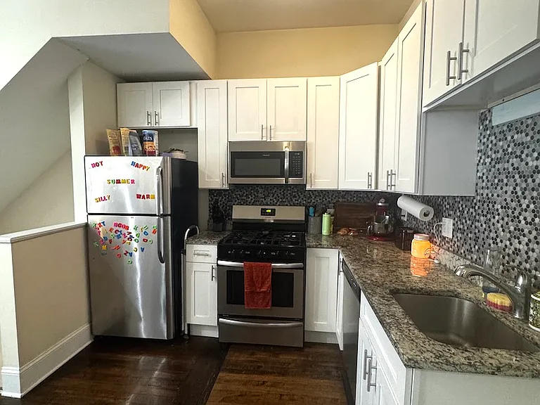2619 N Southport Ave #1F — Photo 14