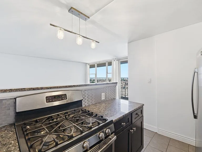 6040 Boulevard East #21J — Photo 4