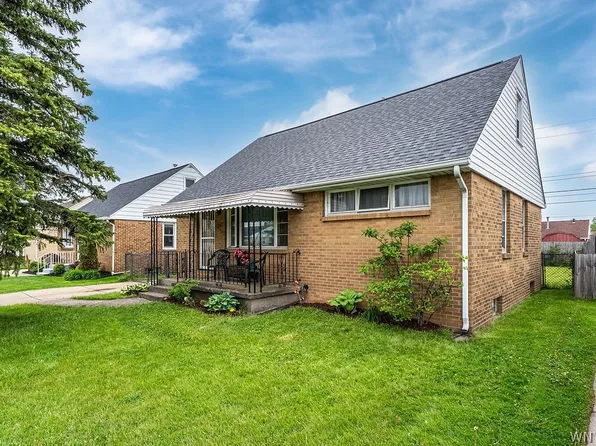 246 N Willowlawn Pkwy, Cheektowaga, NY 14206