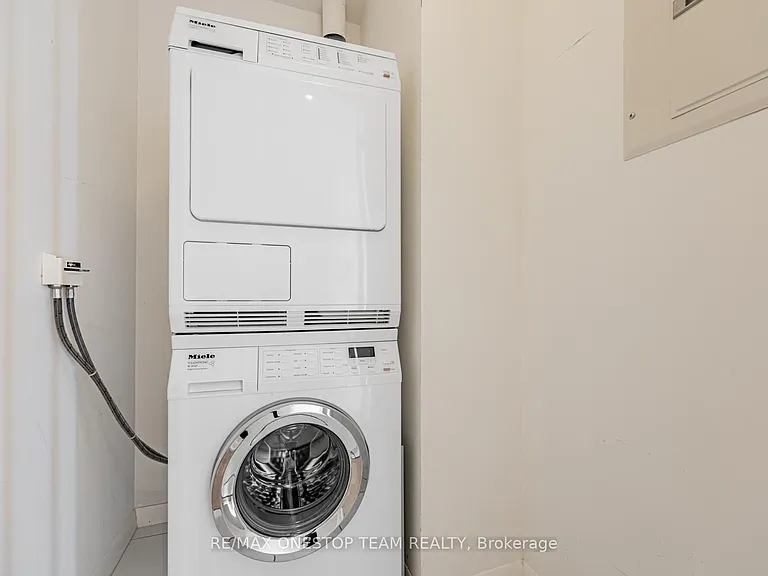 832 Bay St #4110 — Photo 24