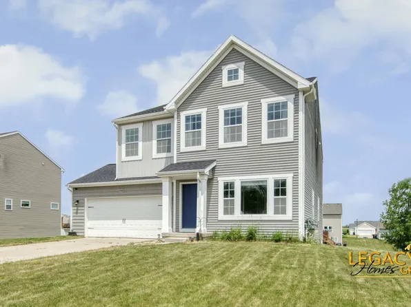 1719 Crescent Pointe Dr SE, Caledonia, MI 49316