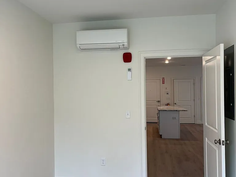 386 Saint John St — Photo 18