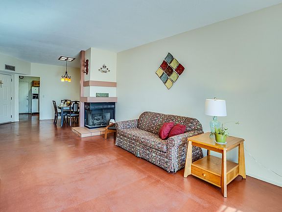 3rd image of 605 W Rushwood Dr