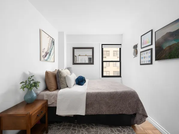 333 East 66th Street image 8 of 12