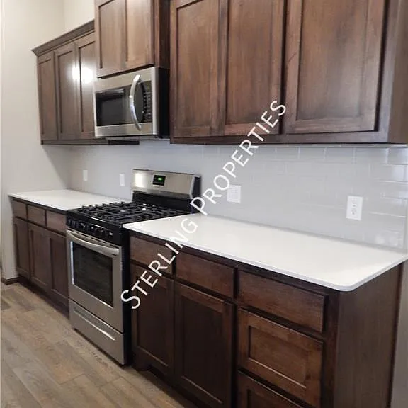 949 Chase Ln — Photo 6