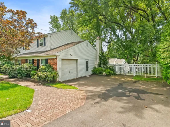 13 Plymouth Ln, Yardley, PA 19067