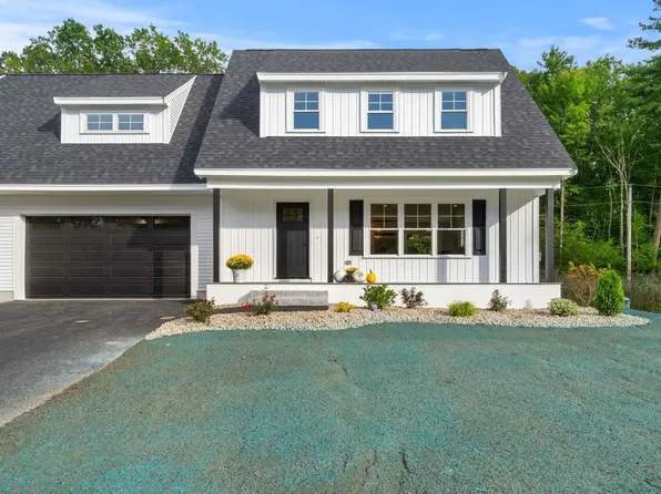 15-B Autumn Circle #B, Plaistow, NH 03865