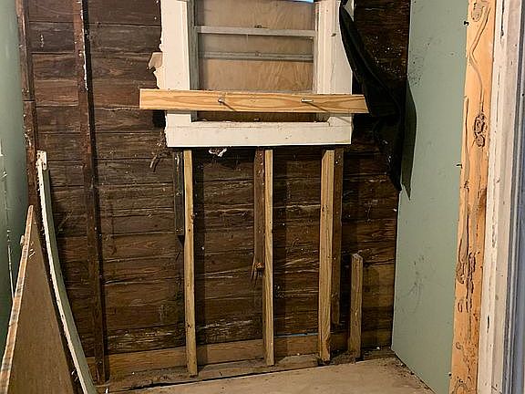 5th image of 1035 W 15th St