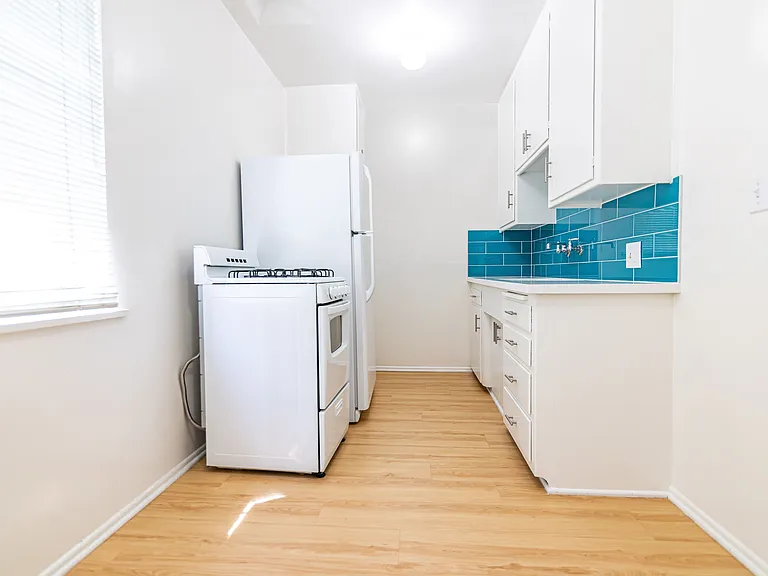 667-669 Levering — Photo 49
