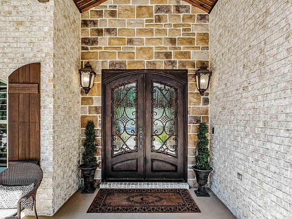 5th image of 2838 Diamond Creek Dr