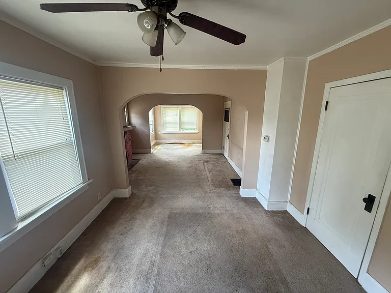 3825 Wayne Ave #4 — Photo 3