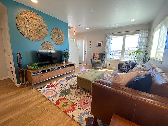 4th image of 9319 E 57th Pl