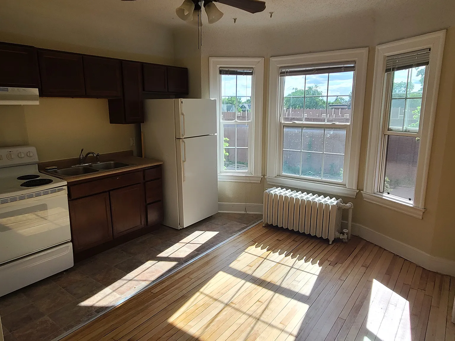Studio, 250 sqft, $865 — Photo 3