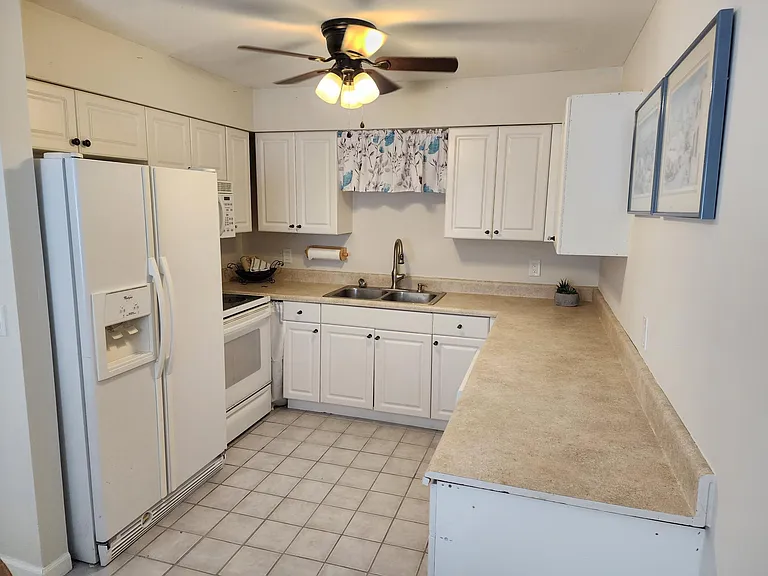 8559 SE Lyons Rd — Photo 1