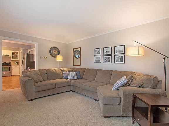 4th image of 649 W 29th St