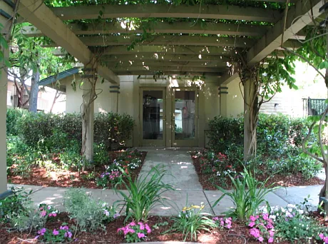 Del Prado Apartment Homes — Photo 11