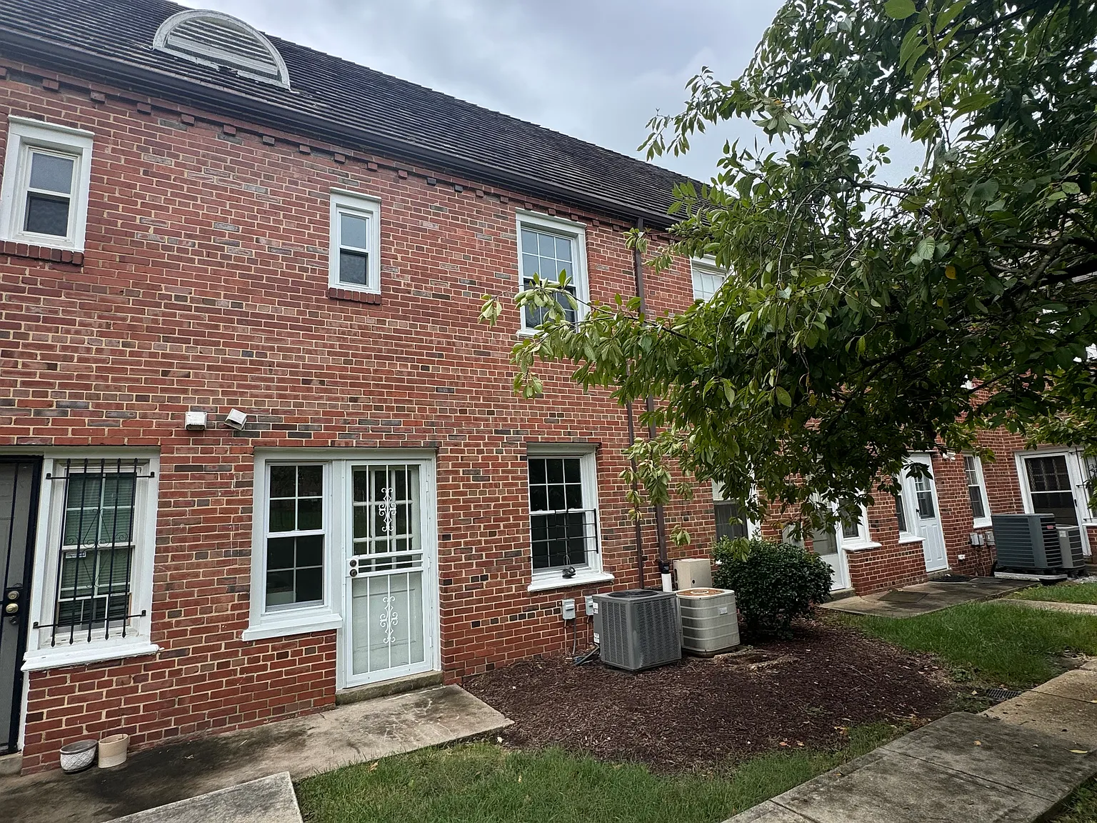 2 bed, $1,850 — Photo 2