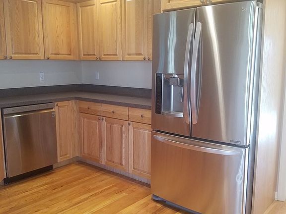 3rd image of 605 Coventry Dr