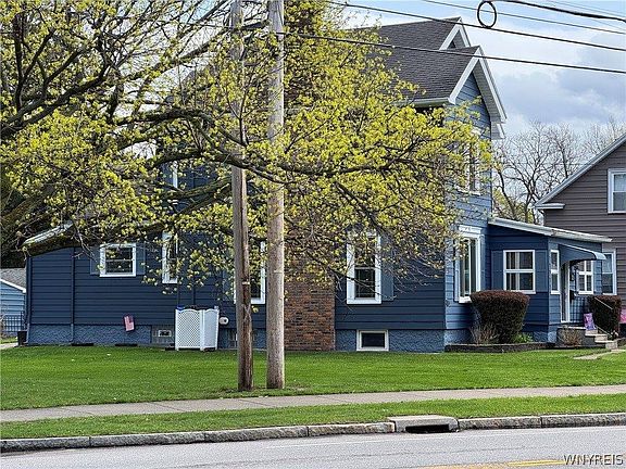 4th image of 2570 Saint Paul Blvd