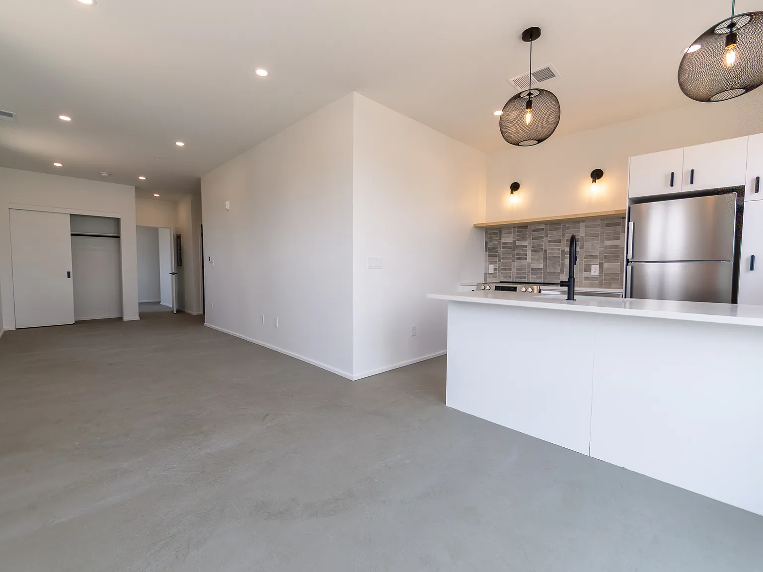 434 Santa Fe Drive - 301 — Photo 2