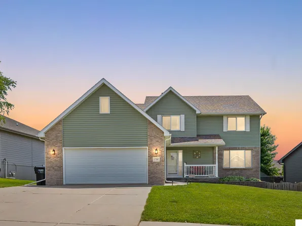 17205 Jessica Ln, Gretna, NE 68028