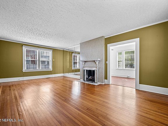 5th image of 1629 Cherry St