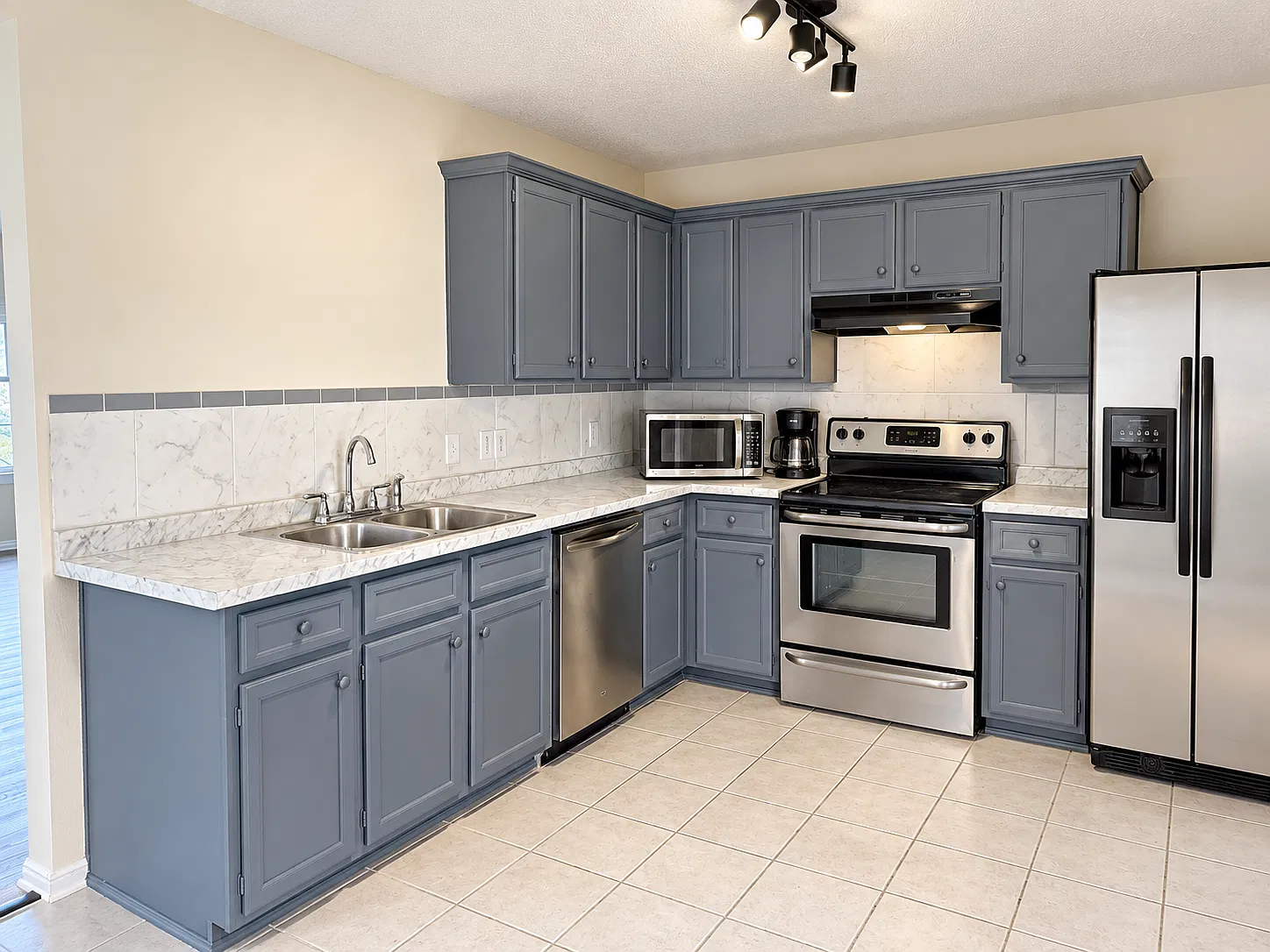 3 bed, 1744 sqft, $1,499 — Photo 3