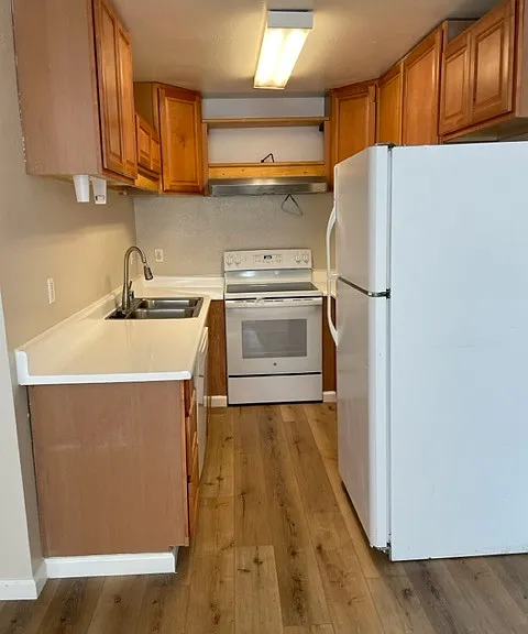 South Magnolia Villas - E — Photo 13