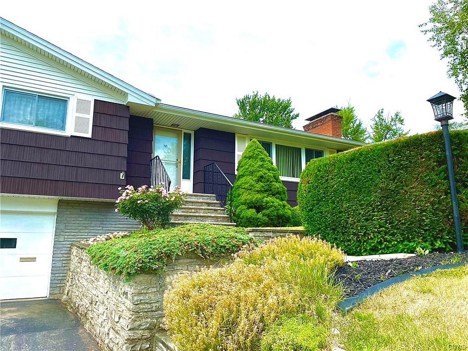 2nd image of 207 Ridgecrest Rd