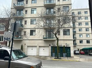 680 N Green St APT 302, Chicago, IL