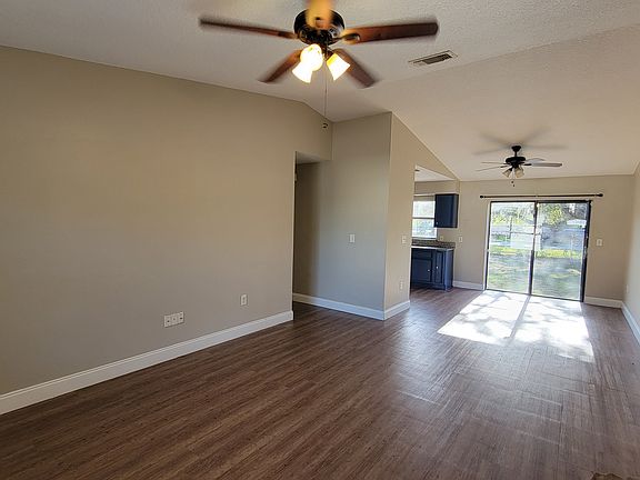 5th image of 235 Chadworth Dr