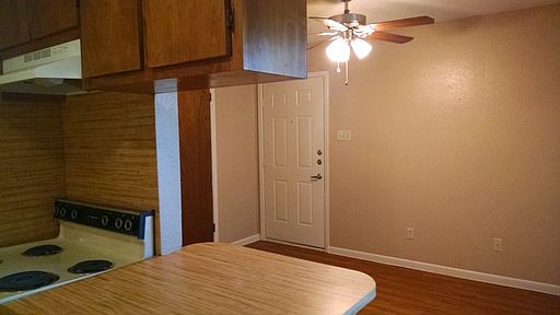 2nd image of 1609 N Main St APT I