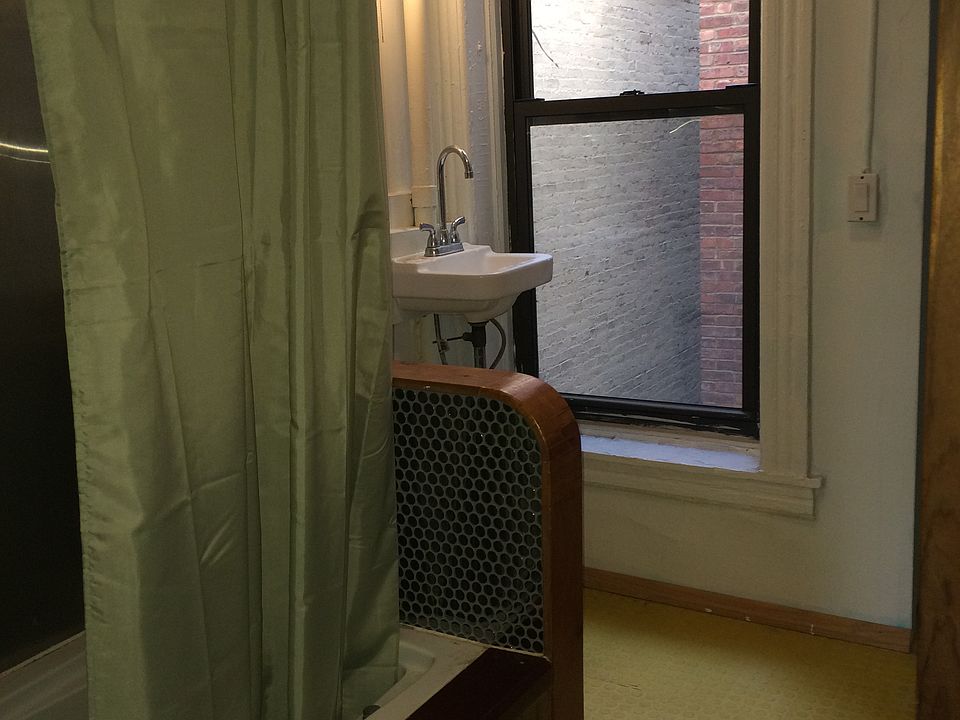 2nd image of 71 Sullivan St APT 4C