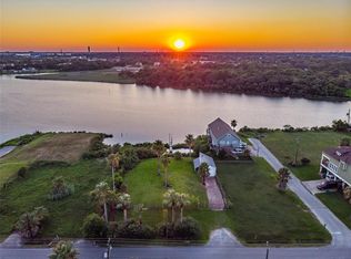 1717 Todville Rd, Seabrook, TX 77586