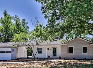 1418 Country Club Dr, Pleasant Hill, MO 64080