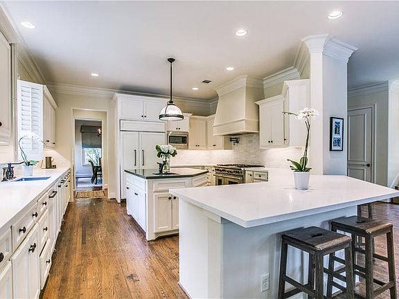 5th image of 4524 Belclaire Ave