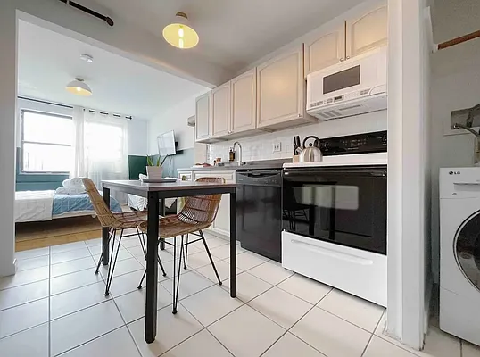 Rented by The Agency | media 20