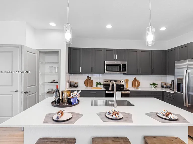 13138 Valletta Way #21-211 — Photo 10