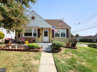 329 Ashland Ave, Secane, PA 19018