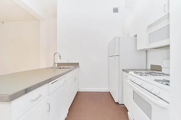 Rented by Living New York | media 10