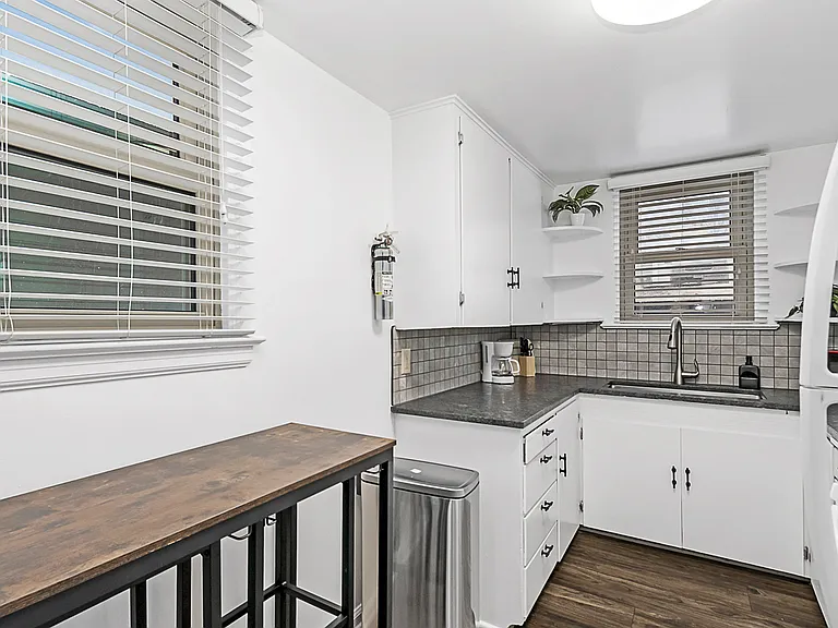 710 W 1st Ave #1 — Photo 8