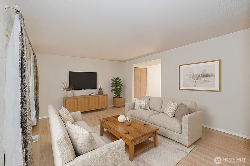 4th image of 776 SW Littletree Circle