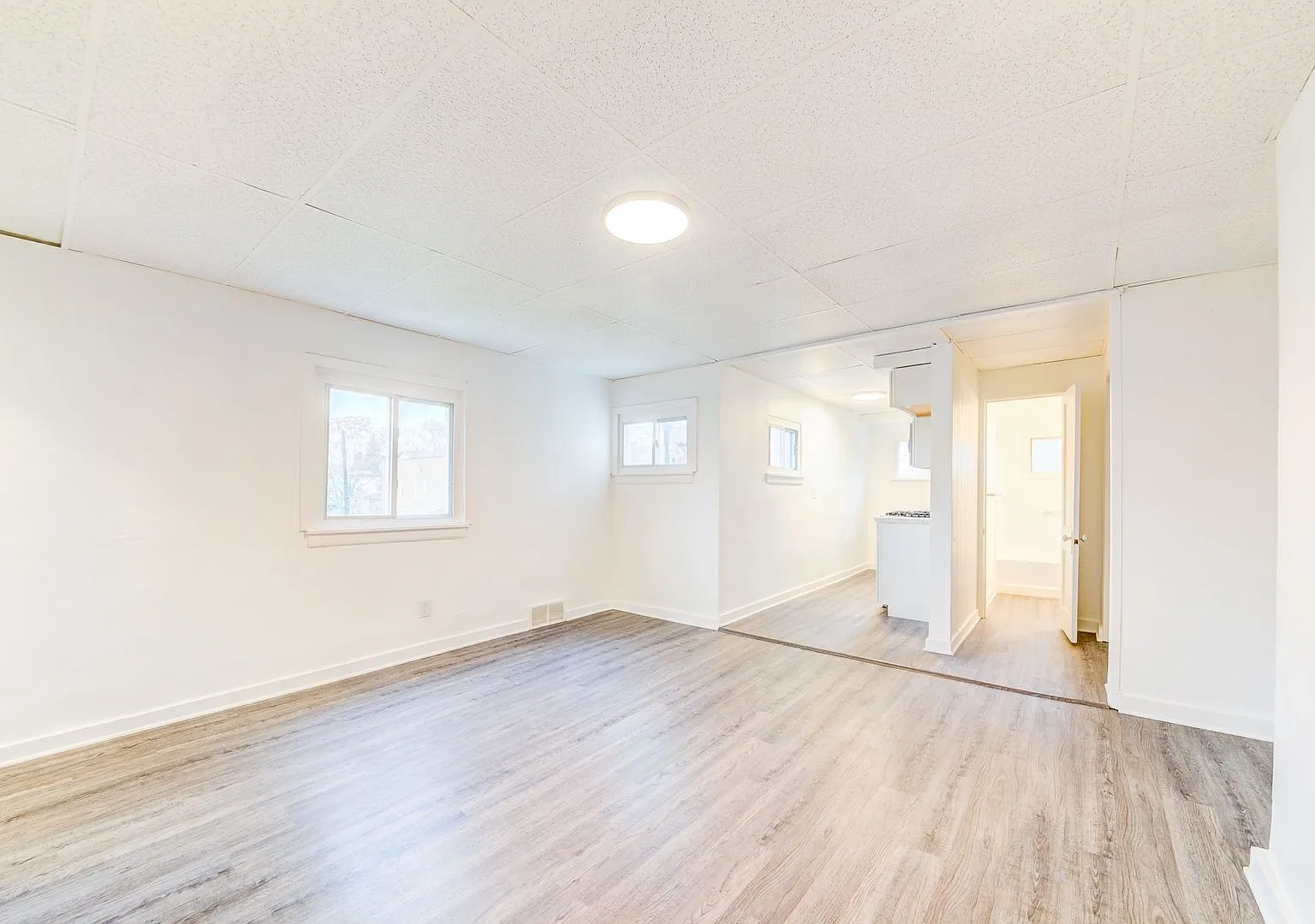 04 - 615 E Warrington — Photo 3
