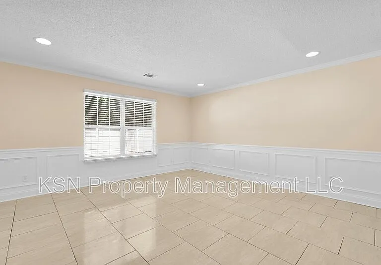 7331 Leghorn St — Photo 16