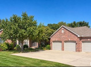 4144 W Tangleoaks Ct, Peoria, IL 61615