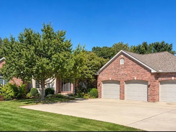 4144 W Tangleoaks Ct, Peoria, IL 61615