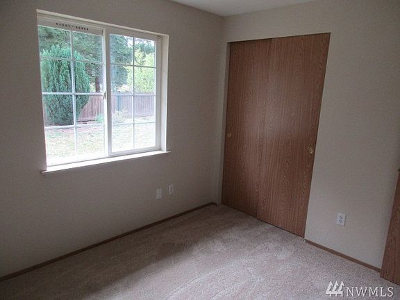 5th image of 15808 Fair Oaks Dr S