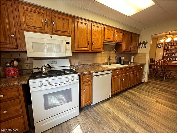 4th image of 1585 Hyde Park Ave