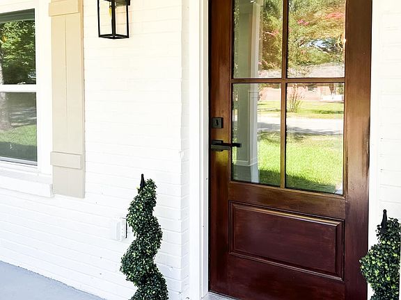 4th image of 408 Powell Ln