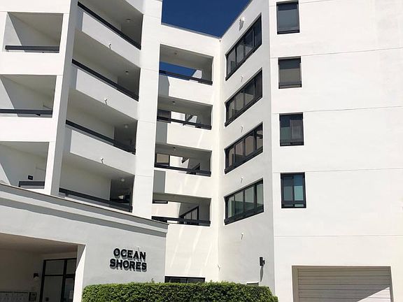 4th image of 4101 Ocean Dr APT 3B